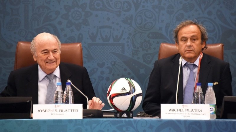 Akuzohen për mashtrim dhe vepra të tjera, Blatter dhe Platini përfundojnë  në gjykatë! - GazetaBlic