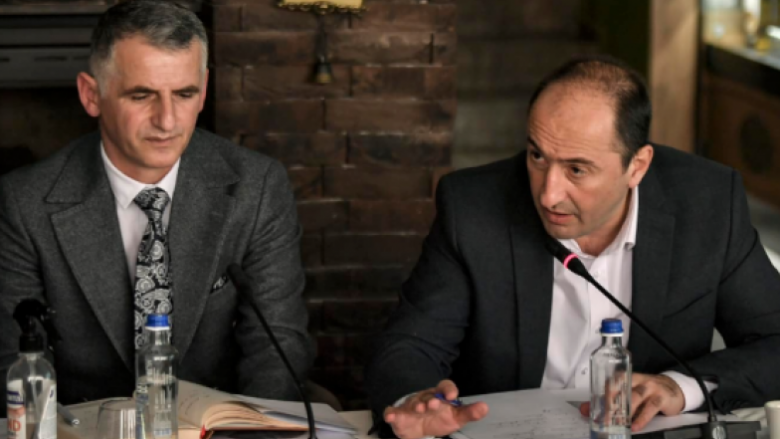 Ministri Aliu mbron zëvendësin e tij  Durmishi është i pastër