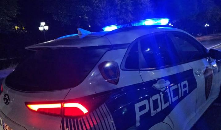 vrasja-e-biznesmenit-ne-elbasan-ky-eshte-momenti-kur-autori-i-afrohet-te-makina-dhe-e-qellon-per-vdekje