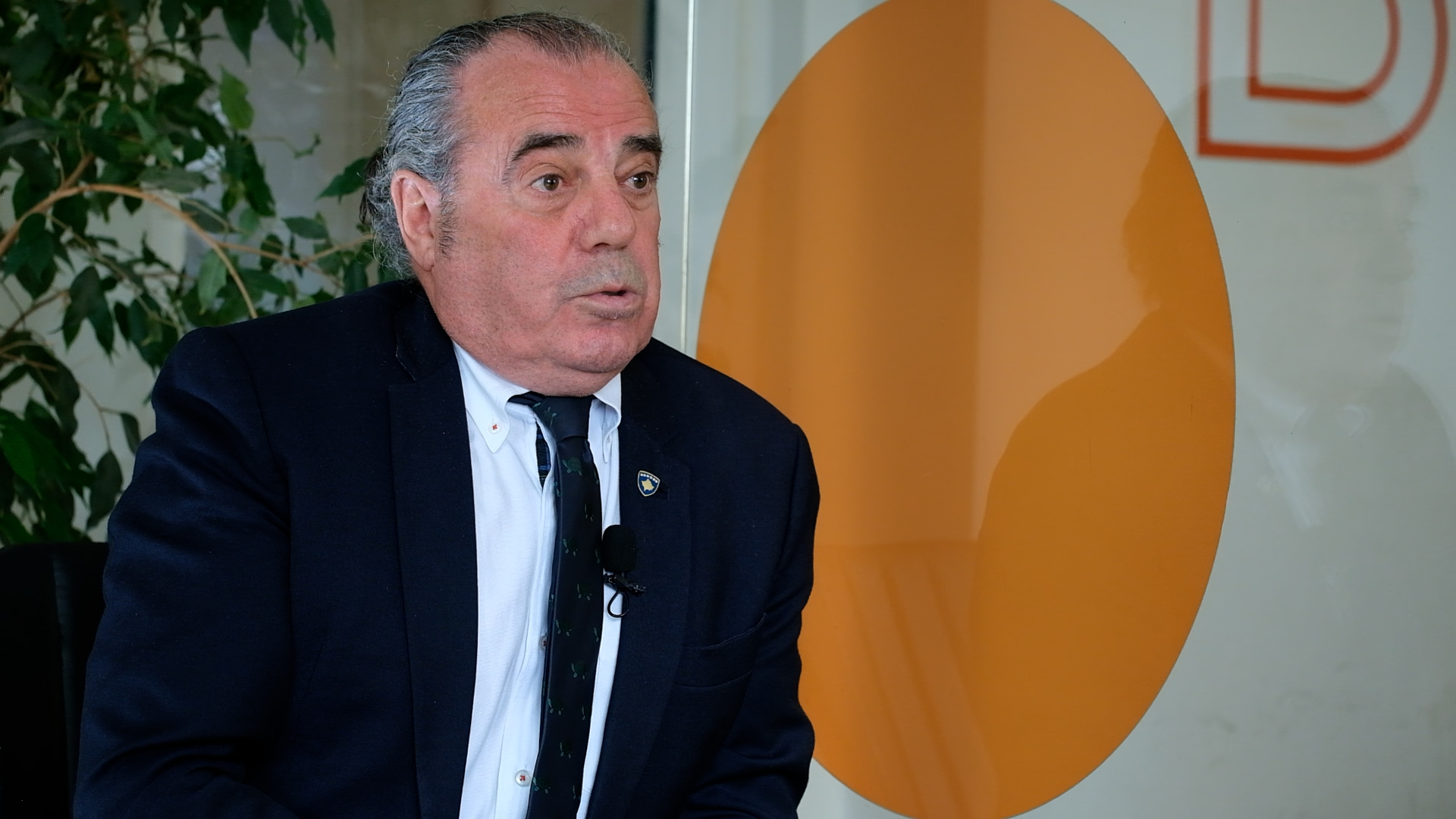 Halil Matoshi kritikon Presidenten  Vjosa Osmani e ka zëvendësu Kushtetutën me programin e Lëvizjes Vetëvendosje