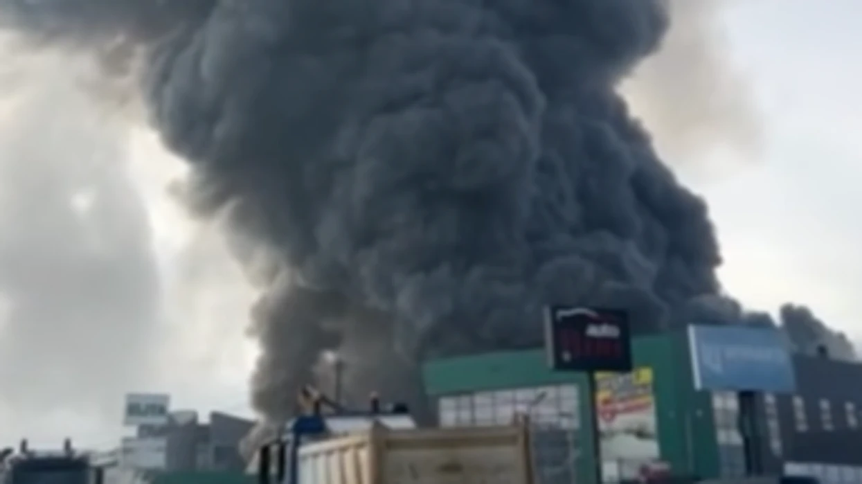 Zjarri në depo në Ferizaj  zjarrfikës nga disa komuna angazhohen në shuarje