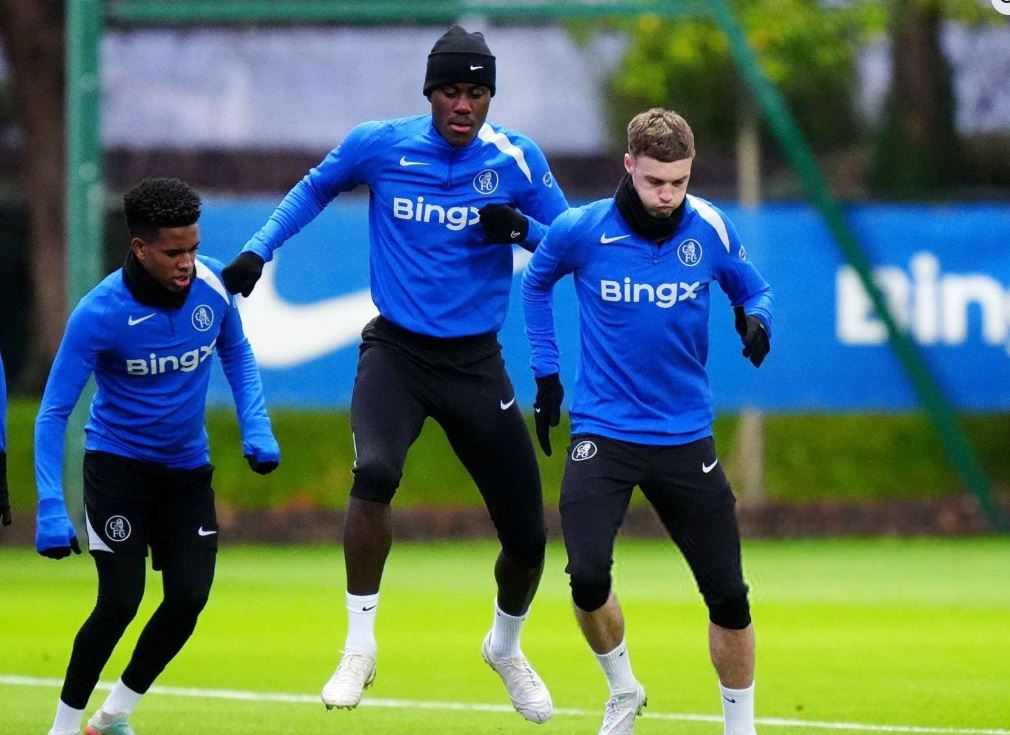 Palmer rikthehet në stërvitje para duelit me Barcelonën