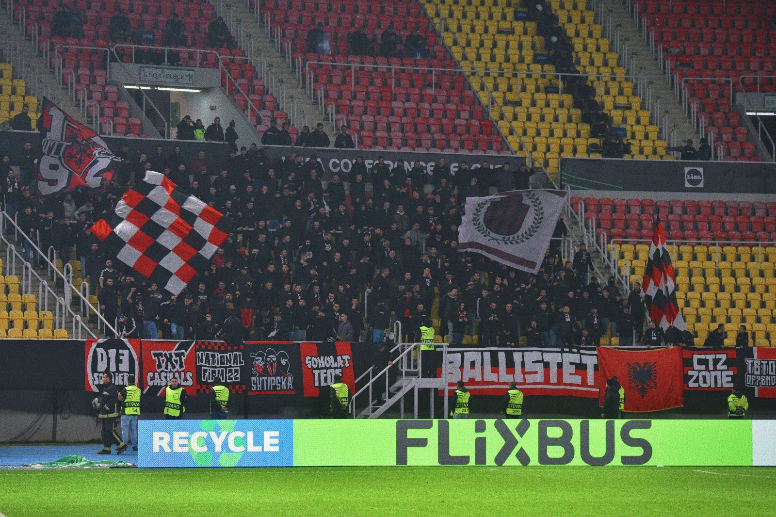 dy-jave-nga-ndeshja-e-zjarrte-ballistet-premtojne-udhetim-masiv-drejt-kryeqytetit-per-ndeshjen-me-driten