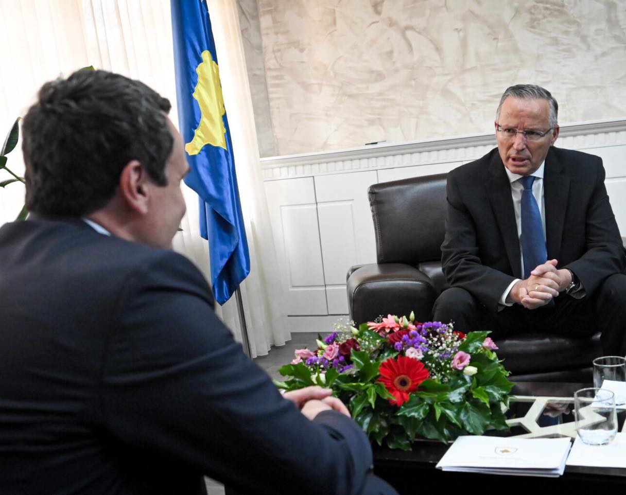 Bedri Hamza thotë se s ka vija të kuqe as për VV në   Në balotazh të gjithëve iu ranë 