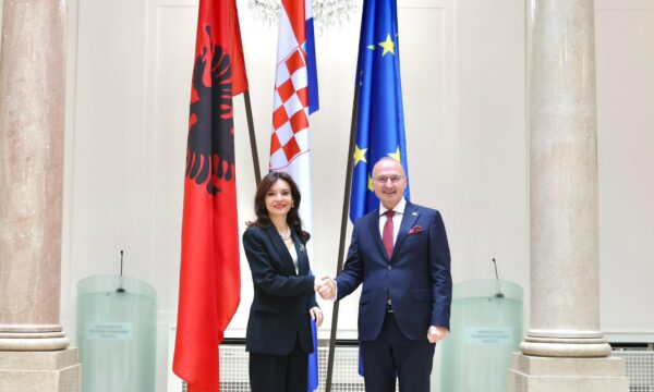 Spiropali takim me ministrin kroat  Rëndësi iu kushtua bashkëpunimit në siguri përmes marrëveshjes trilaterale Shqipëri Kroaci Kosovë