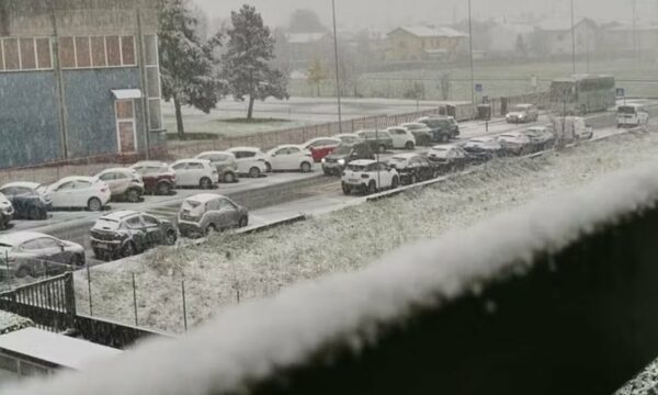 I ftohti polar mbërrin në Itali  reshje bore në disa zona