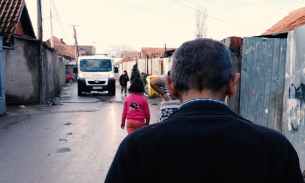 edhe-ne-jemi-njerez-jetesa-ne-lagjet-e-ndara-te-minoriteteve-ne-kosove