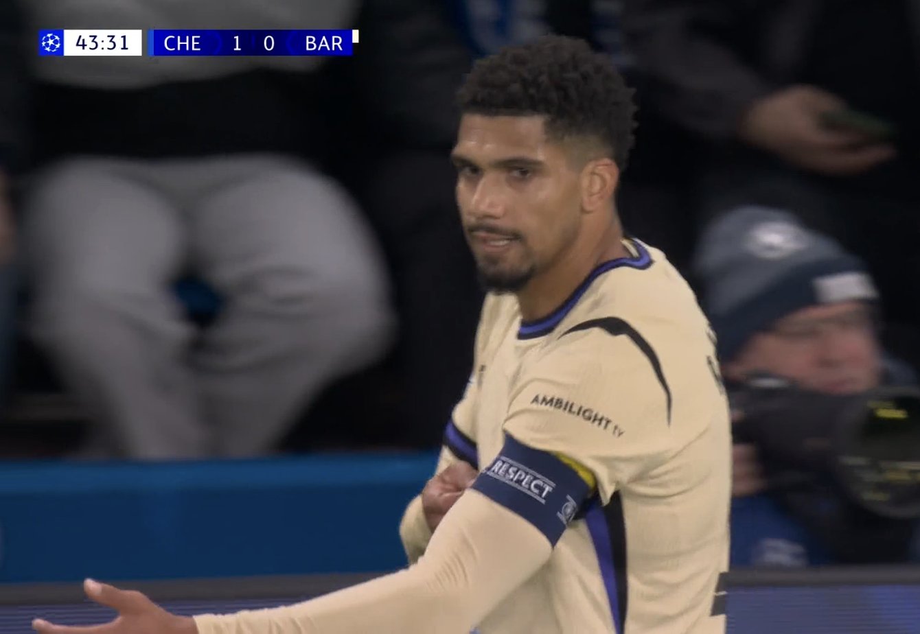 kerkah-hic-so-barcelona-araujo-ndeshkohet-me-karton-te-kuq-ndaj-chelseat