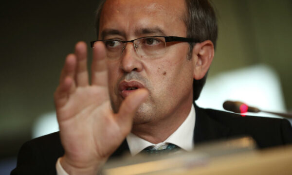 Kurti në Vatikan s e njoftoi ambasadorin  Hoti  Këtij përbuzësi të shtetit duhet dhënë përgjigja më 28 dhjetor