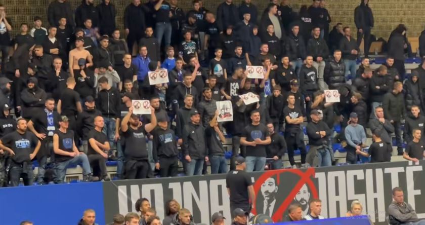  Hajnat jashtë   tifogrupi Plisat protestojnë kundër kryesisë së KB Prishtinës