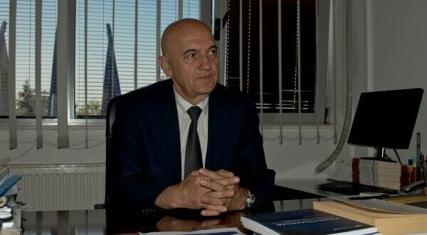 Kelmendi  S kam qenë asistent i Danica Marinkoviq  kam qenë procesmbajtës në Gjykatë  kam punuar në vijë me UÇK në