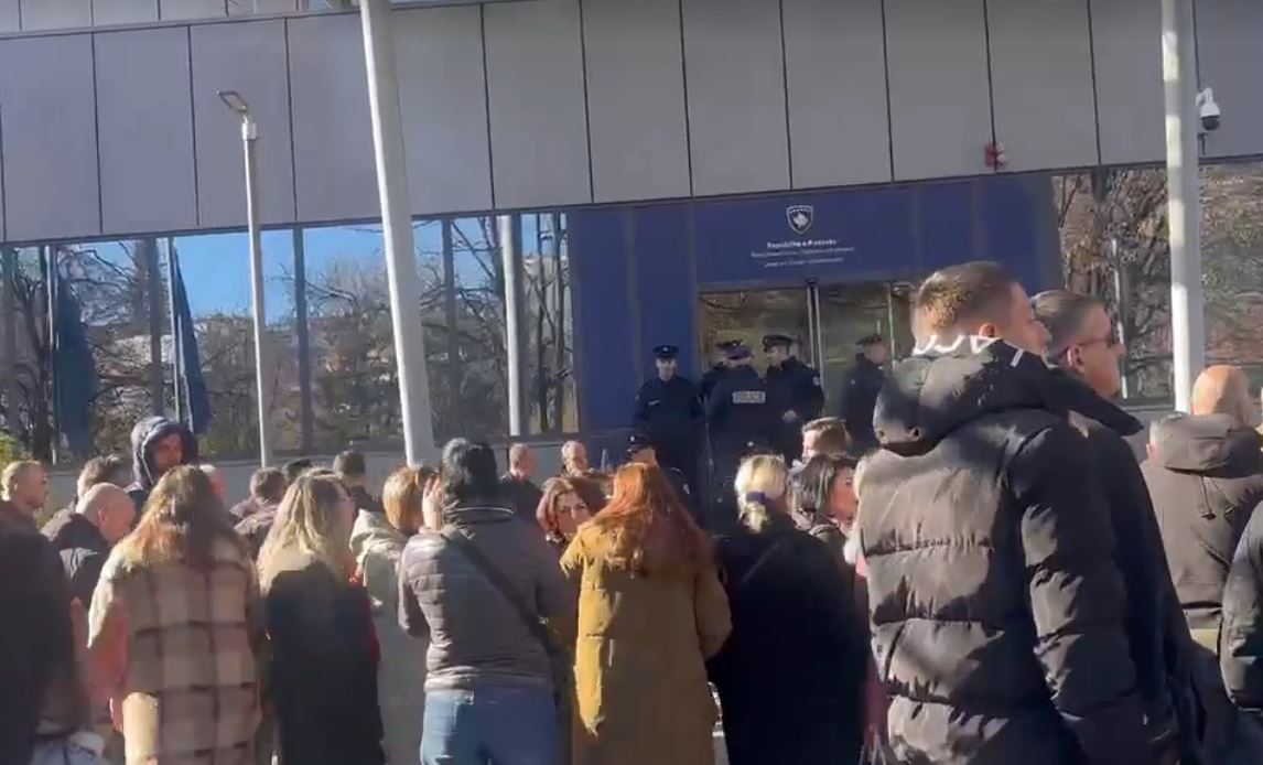 U shkuan në derë  por askush nga Qeveria s doli   përfundon protesta e Trafikut Urban