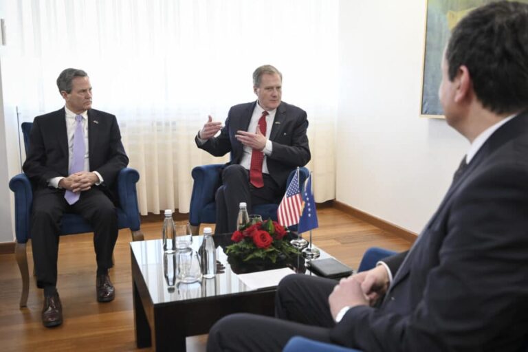 Kurti pret në takim kongresistët amerikanë  Kosova mbetet e palëkundur në orientimin e saj euro atlantik