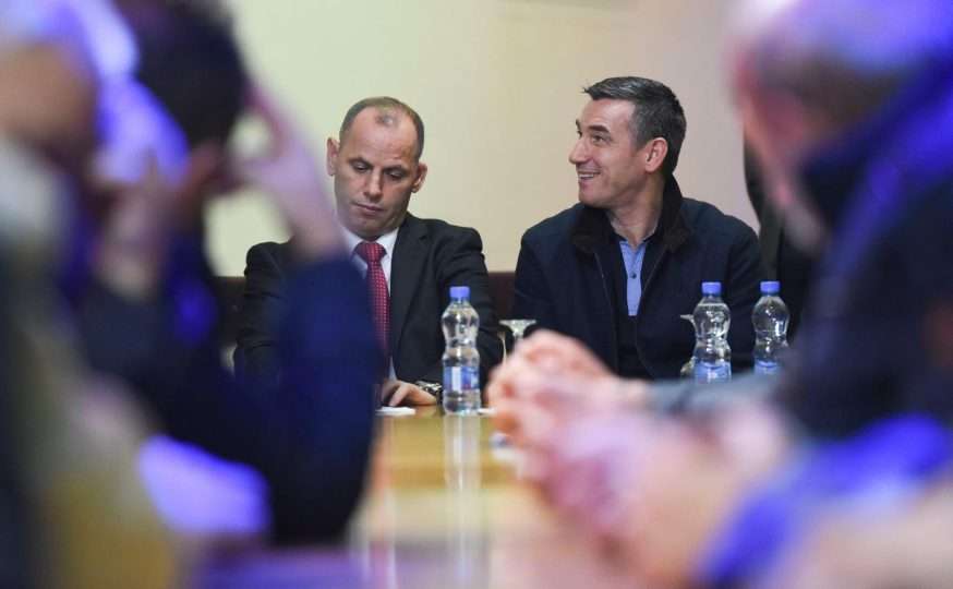  Mu pati mbush mendja që ke lu mendsh   Lladrovci tregon se çka i tha Kadri Veseli 