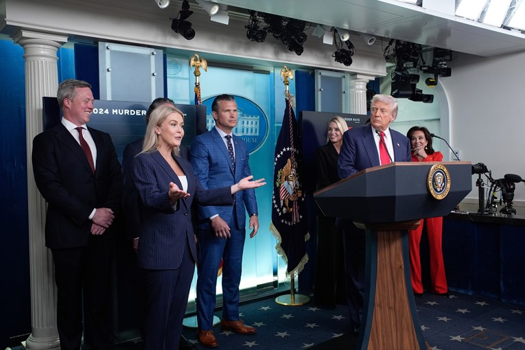 Shtëpia e Bardhë  Trump nuk ka frikë të përdorë forcën ushtarake kundër Iranit