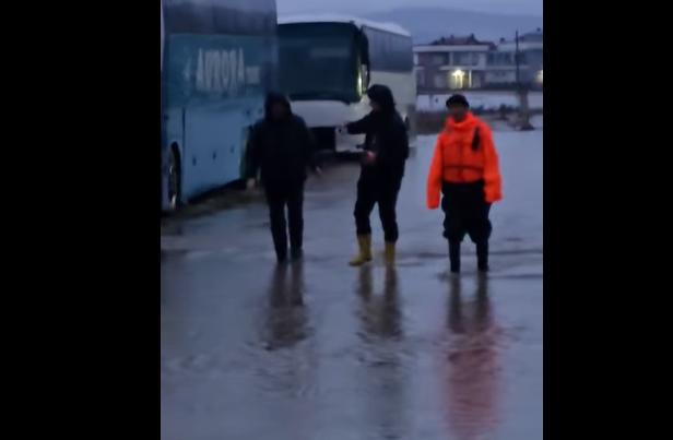 Lladrovci thirrje qytetarëve  Respektoni udhëzimet për ndalim qarkullimi në disa rrugë 