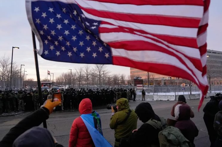 Pentagoni përgatit trupa për dislokim të mundshëm në Minesota