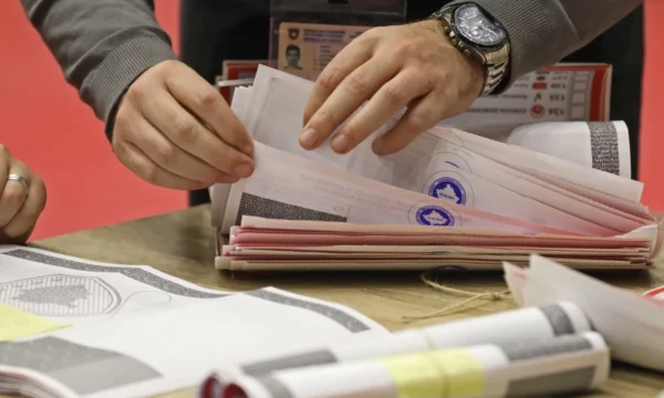 edhe-3-mije-e-185-pako-me-fletevotime-nuk-jane-sjelle-ne-kosove