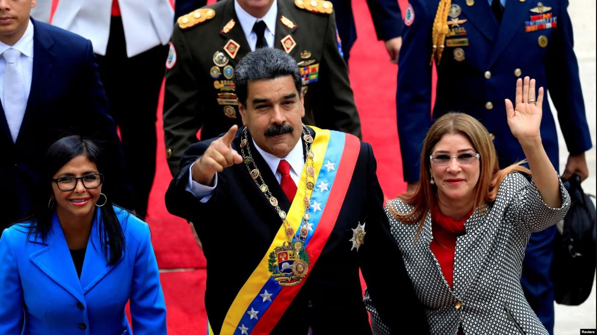 Maduro është rrëzuar por aleatët e tij kryesorë ende e mbajnë pushtetin në Venezuelë