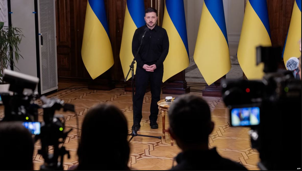 Zelensky zotohet se Ukraina do ta vazhdojë luftën nëse bisedimet për paqe dështojnë