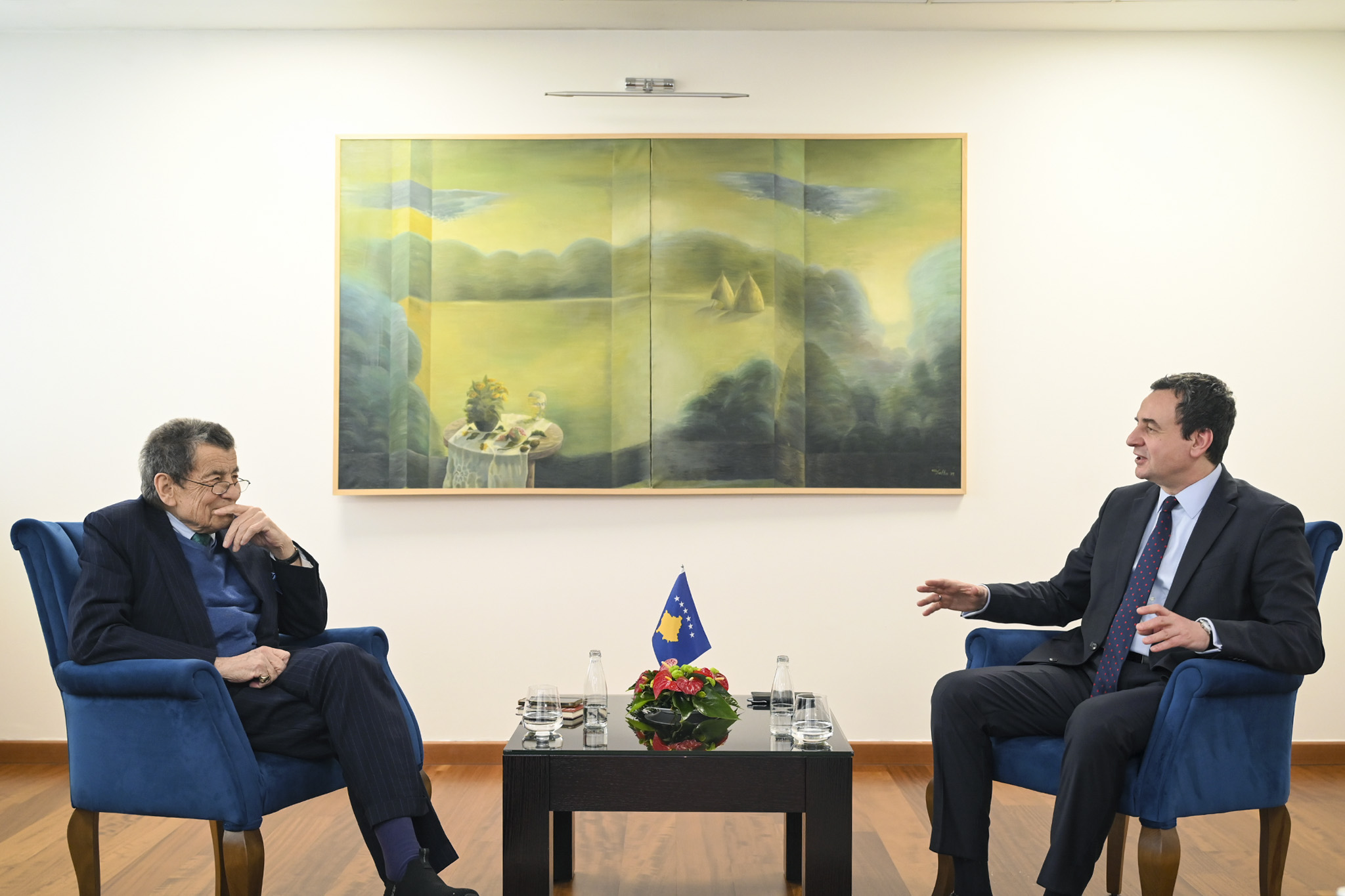 Kurti takohet me juristin ndërkombëtar Geoffrey Nice  flasin edhe për Specialen