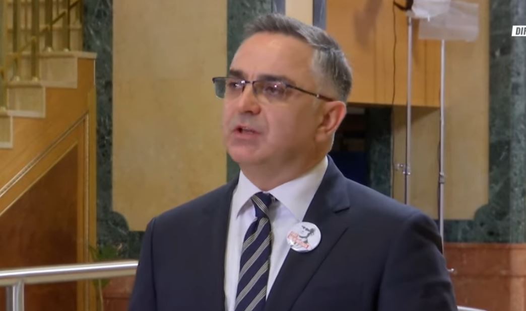 Tahiri  AAK abstenoi në votimin për pako të nënkryetarëve