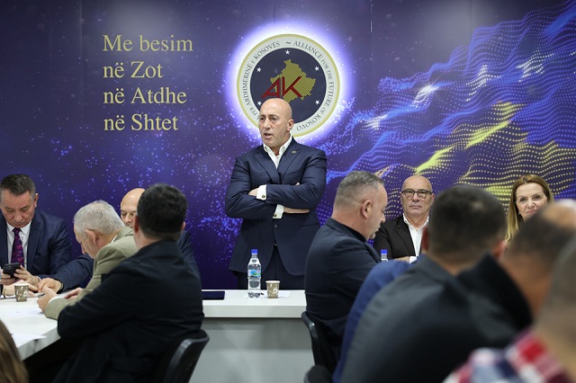Anëtari i Kryesisë së AAK së për Osmanin  Deri dje  zëri i Presidencës ka qenë i zbehtë kur kërkohej drejtësi për ish krerët