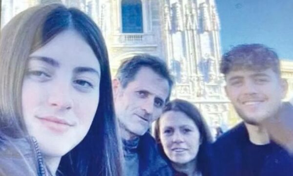  Motra ime është pa ndjenja  nuk e dimë çfarë ka   Tragjedia e familjes Kola në Itali  zbulohet telefonata në qendrën e emergjencës