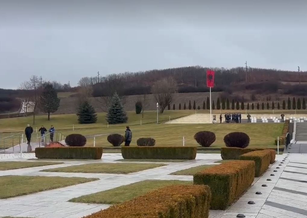 Qytetarët në Prekaz për 18 vjetorin e Pavarësisë